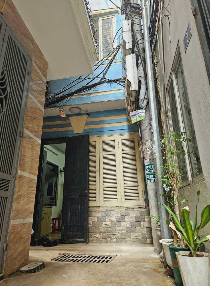 Cho thuê nhà ngõ 467 Lĩnh Nam, 30m2 x 4 tầng, 3 ngủ chỉ 7.5 Triệu - Ảnh chính